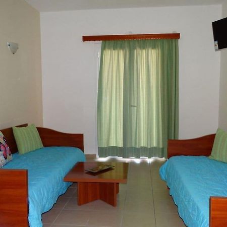 Paradiso Apartments Ipsos Bagian luar foto