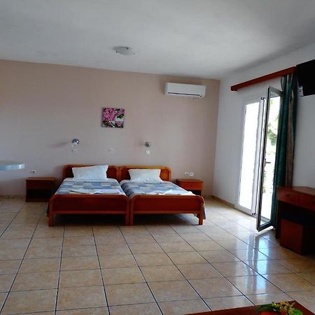 Paradiso Apartments Ipsos Bagian luar foto