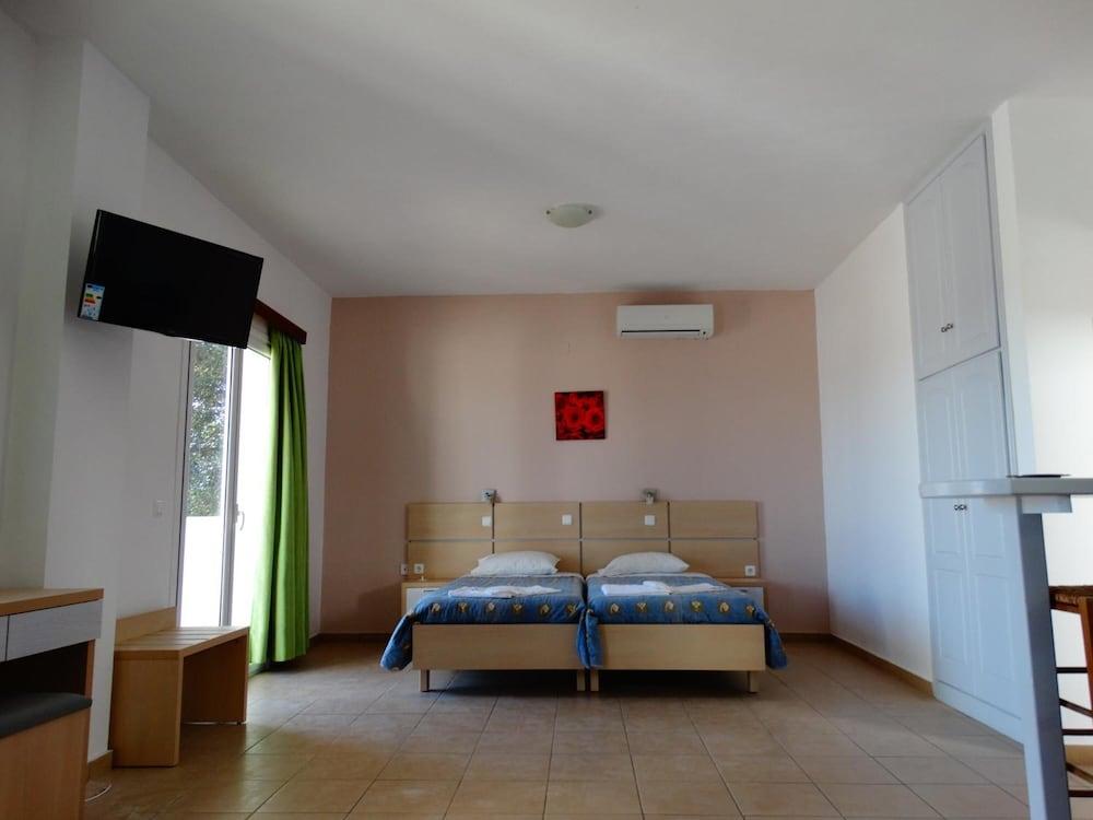 Paradiso Apartments Ipsos Bagian luar foto