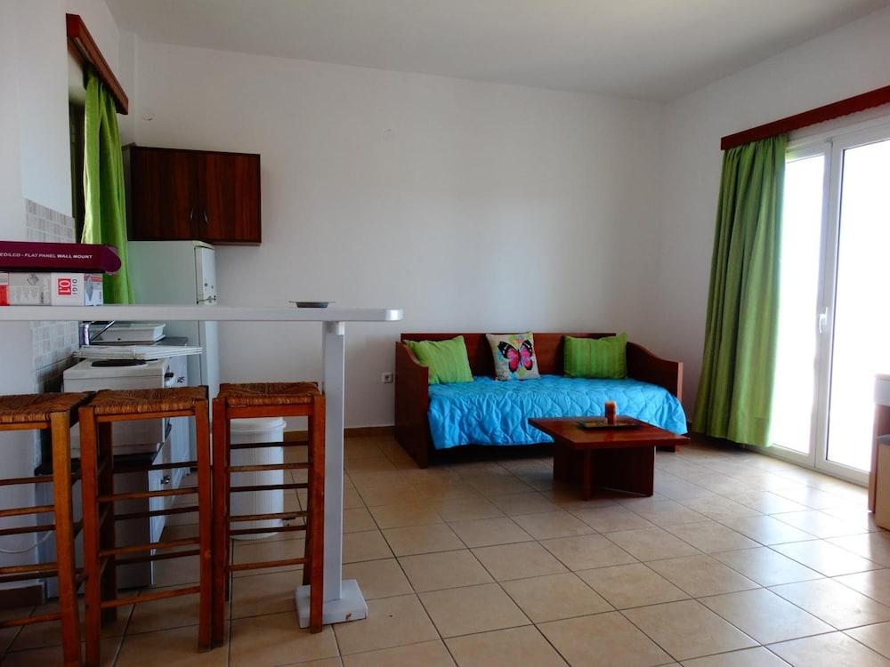 Paradiso Apartments Ipsos Bagian luar foto