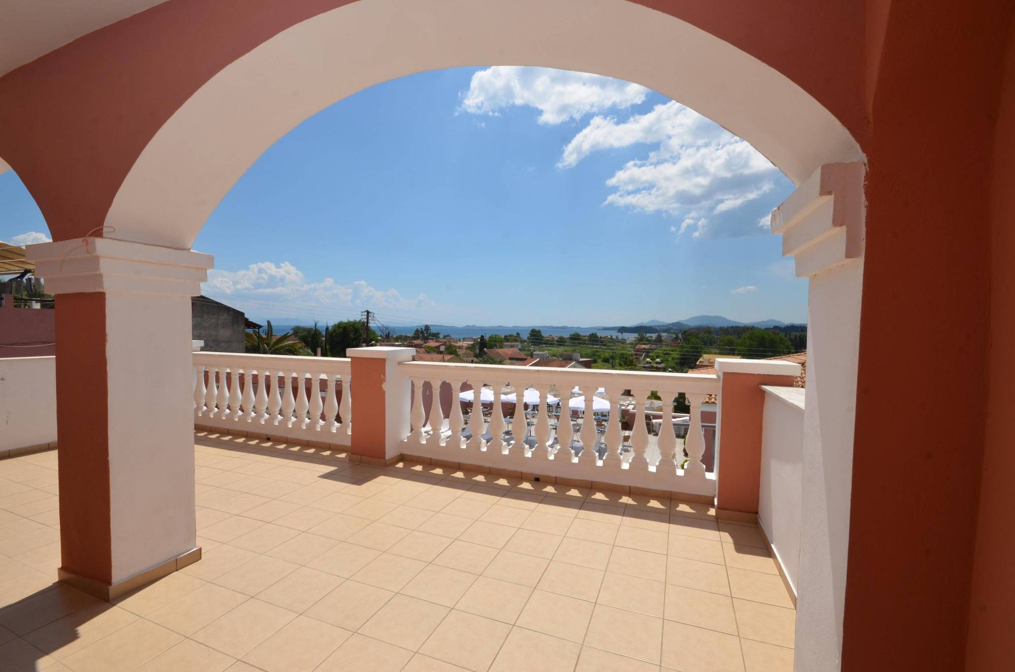 Paradiso Apartments Ipsos Bagian luar foto